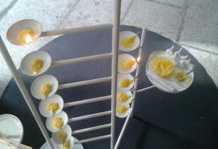 Airbnb and Fabrica: candles of ghee (Indian butter) and cotton sticks by Nikita Bathe (courtesy picture pr/undercover)